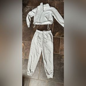Pleated Jogger sweat suit